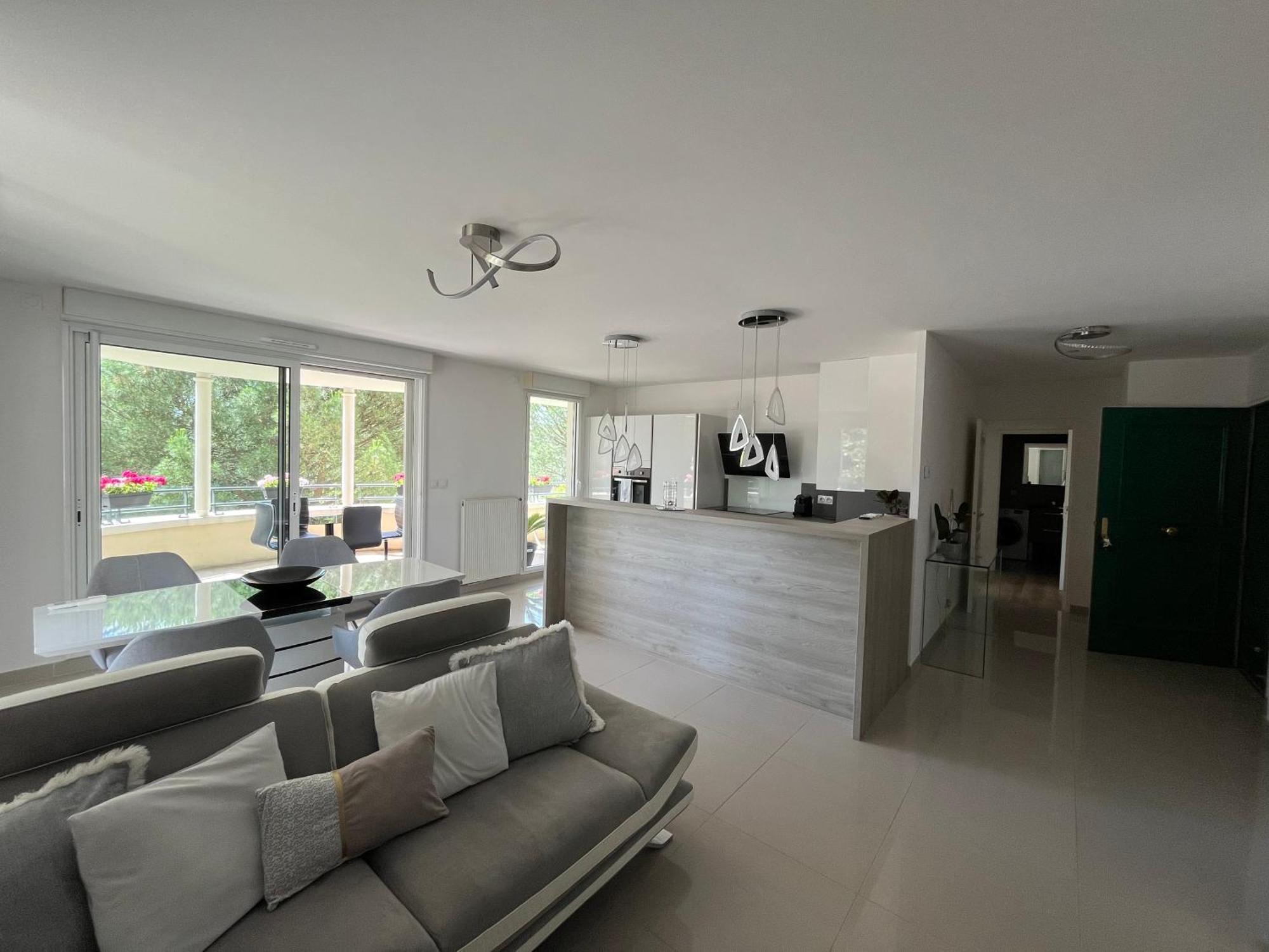 Appartement Entierement Equipe Charbonnières-les-Bains Εξωτερικό φωτογραφία